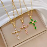 Fashionable Green Cross Necklace – Retro Light Luxury Christian Jewelry for Women